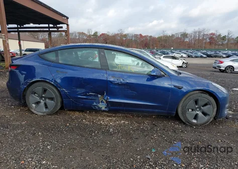 2021 Tesla Model 3 Standard Range Plus Rear-Wheel Drive z USA, uszkodzony, nr VIN 5YJ3E1EAXMF907545